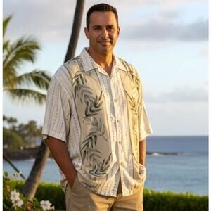 Hilo Hattie Hawaiian Button Camp Shirt Men's Size XXL Cream & Green Short Sleeve